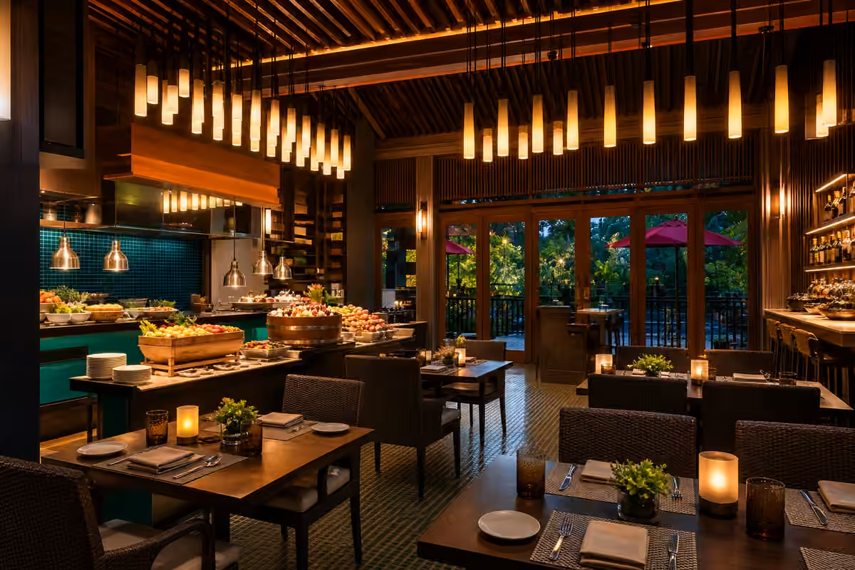 Hotel restaurant F&B warm ambience pendant lighting