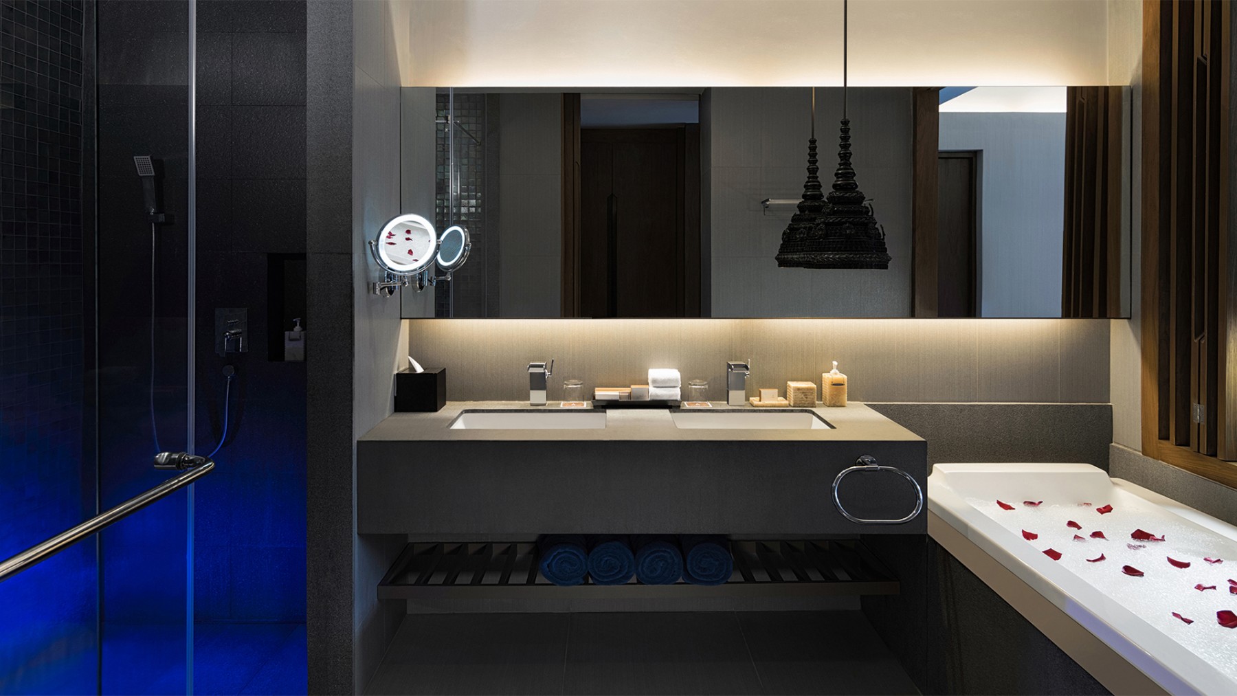 ผลงานออกแบบและติดตั้งโคมไฟ | avista phuket resort & spa