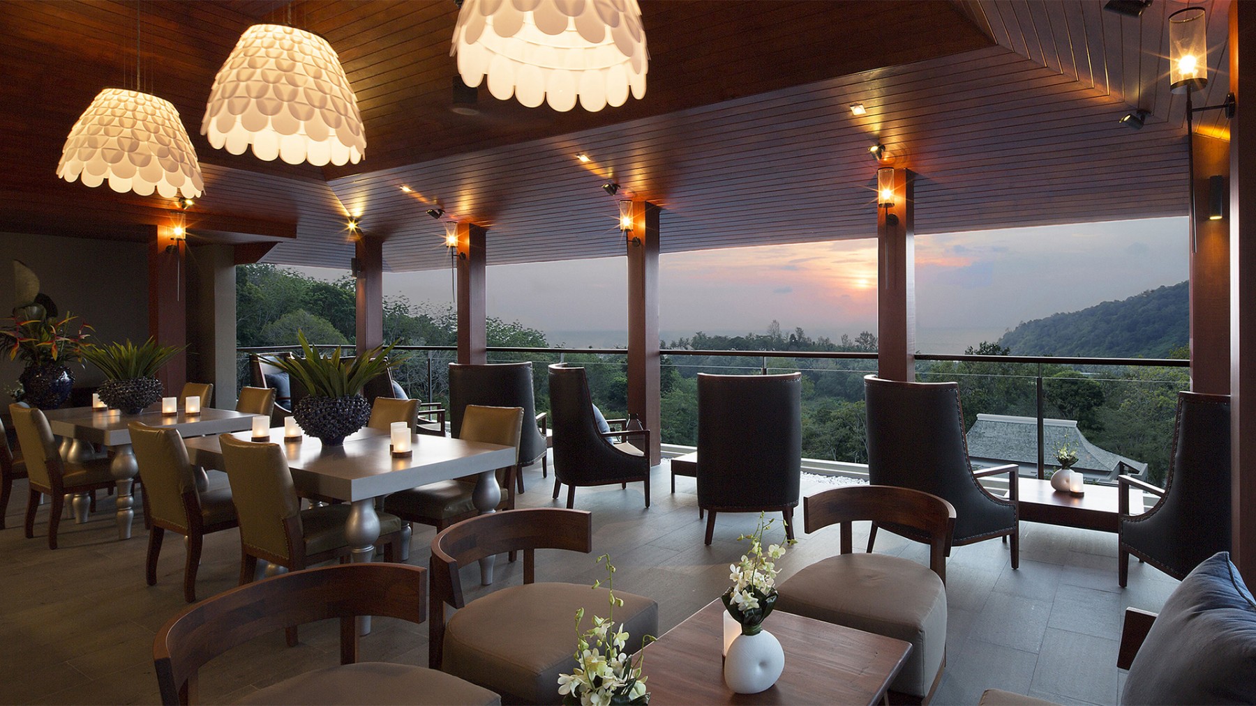 ผลงานออกแบบและติดตั้งโคมไฟ | avista phuket resort & spa