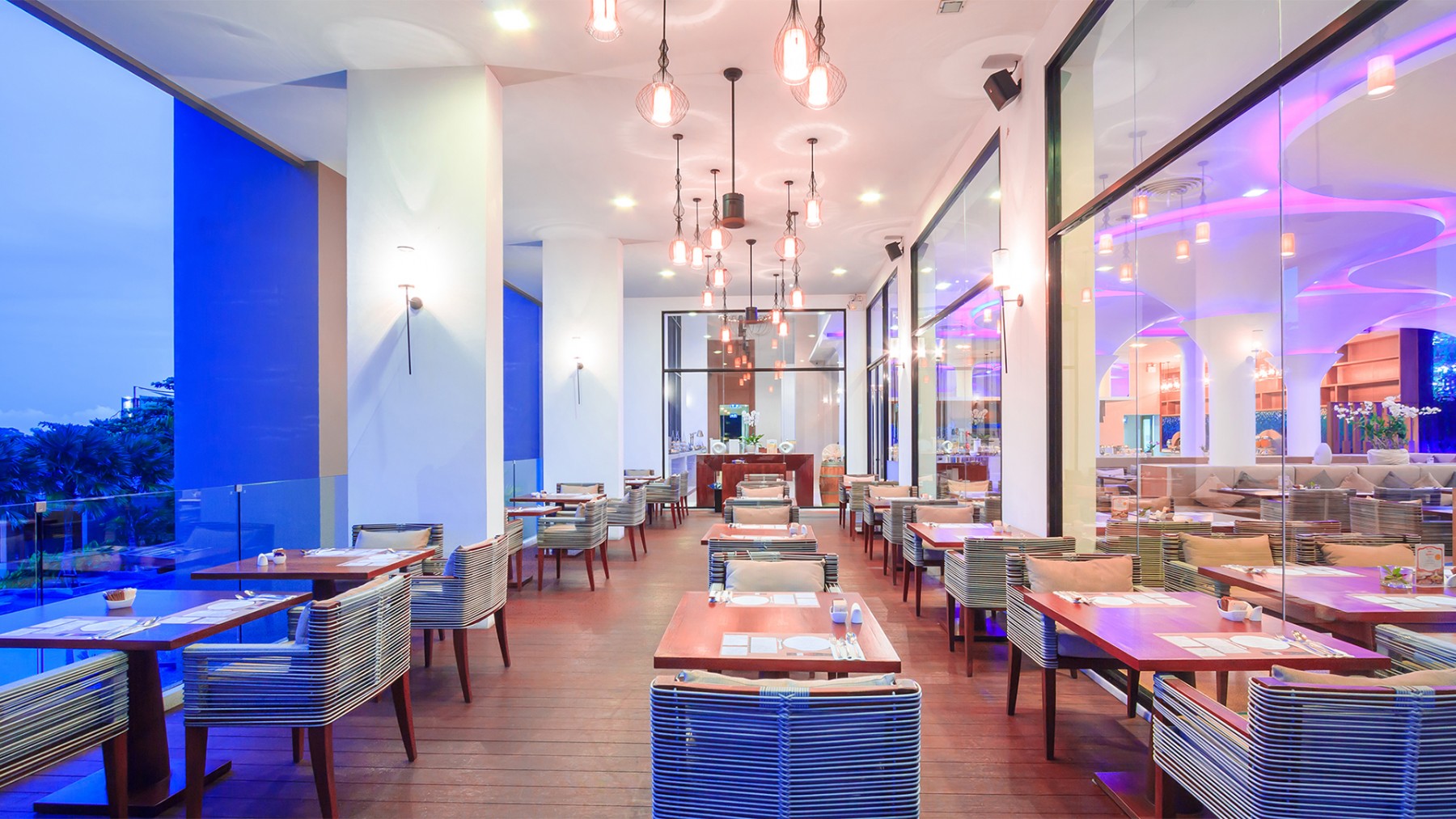 ผลงานออกแบบและติดตั้งโคมไฟ | avista phuket resort & spa