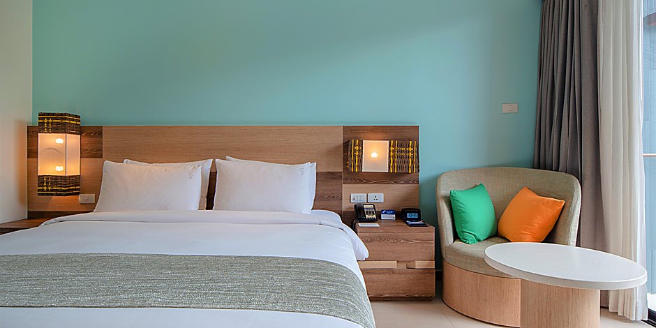 holiday inn express phuket