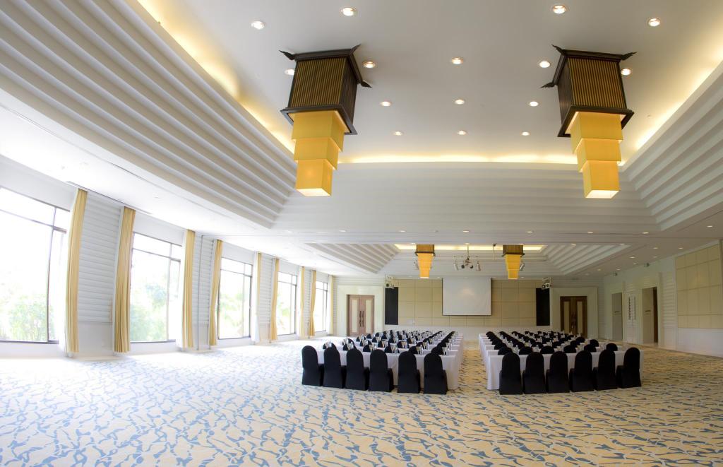 ผลงานออกแบบและติดตั้งโคมไฟโครงการ le meridien khao lak resort & spa