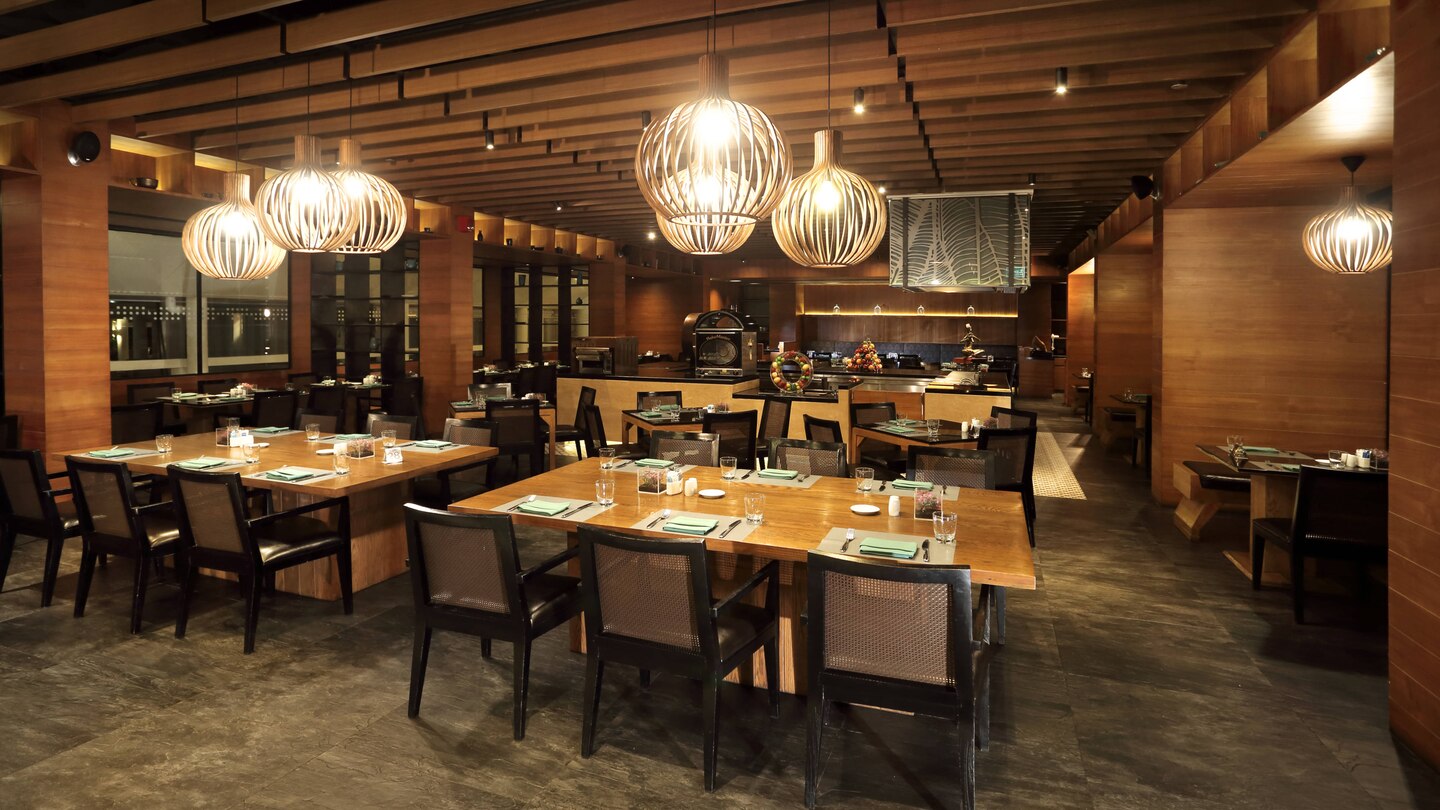 ติดตั้งโคมไฟโครงการ le méridien phuket