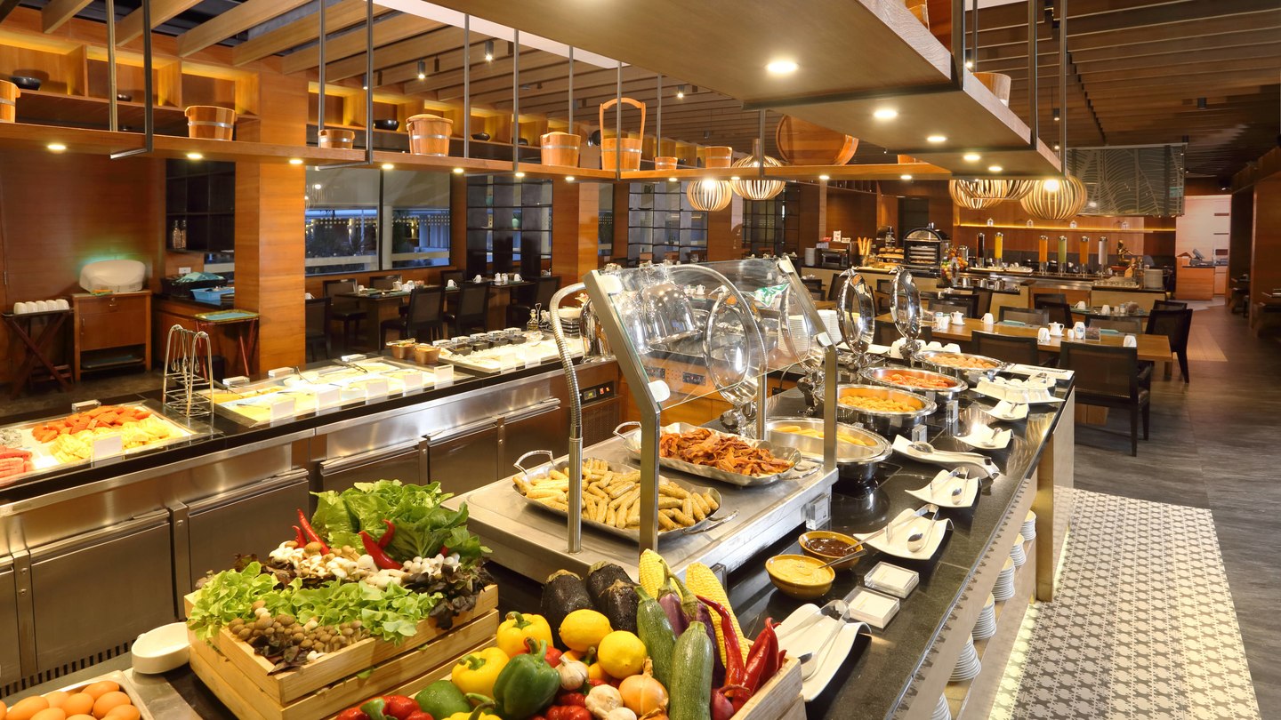 ติดตั้งโคมไฟโครงการ le méridien phuket