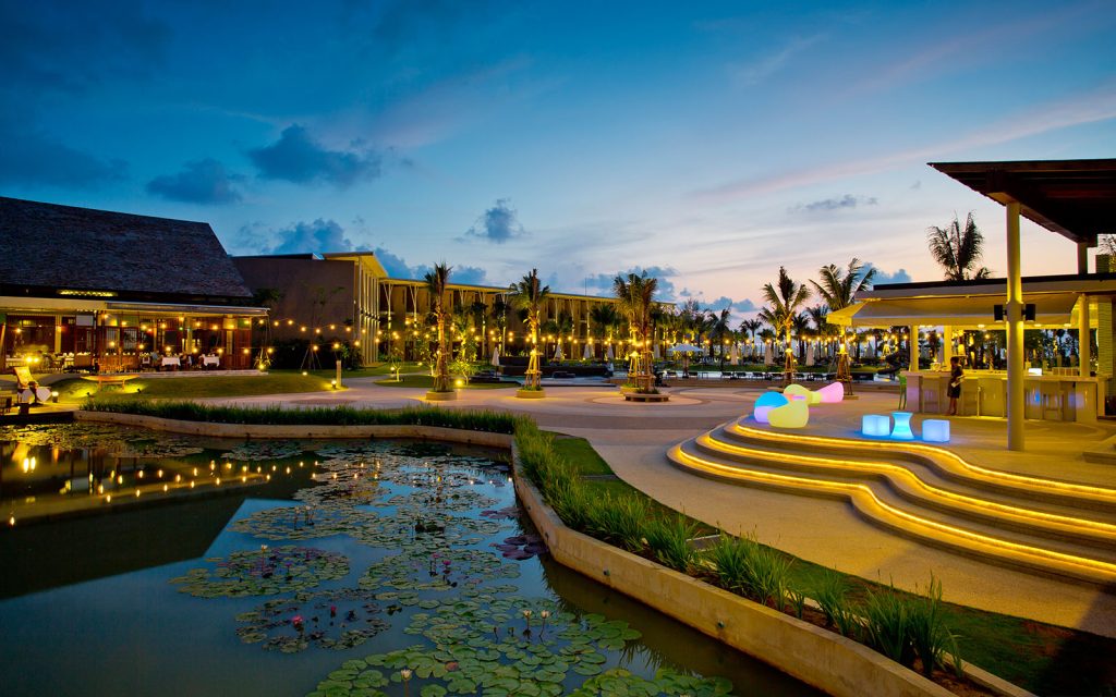 ผลงานติดตั้งโคมไฟรีสอร์ท | the sands khao lak