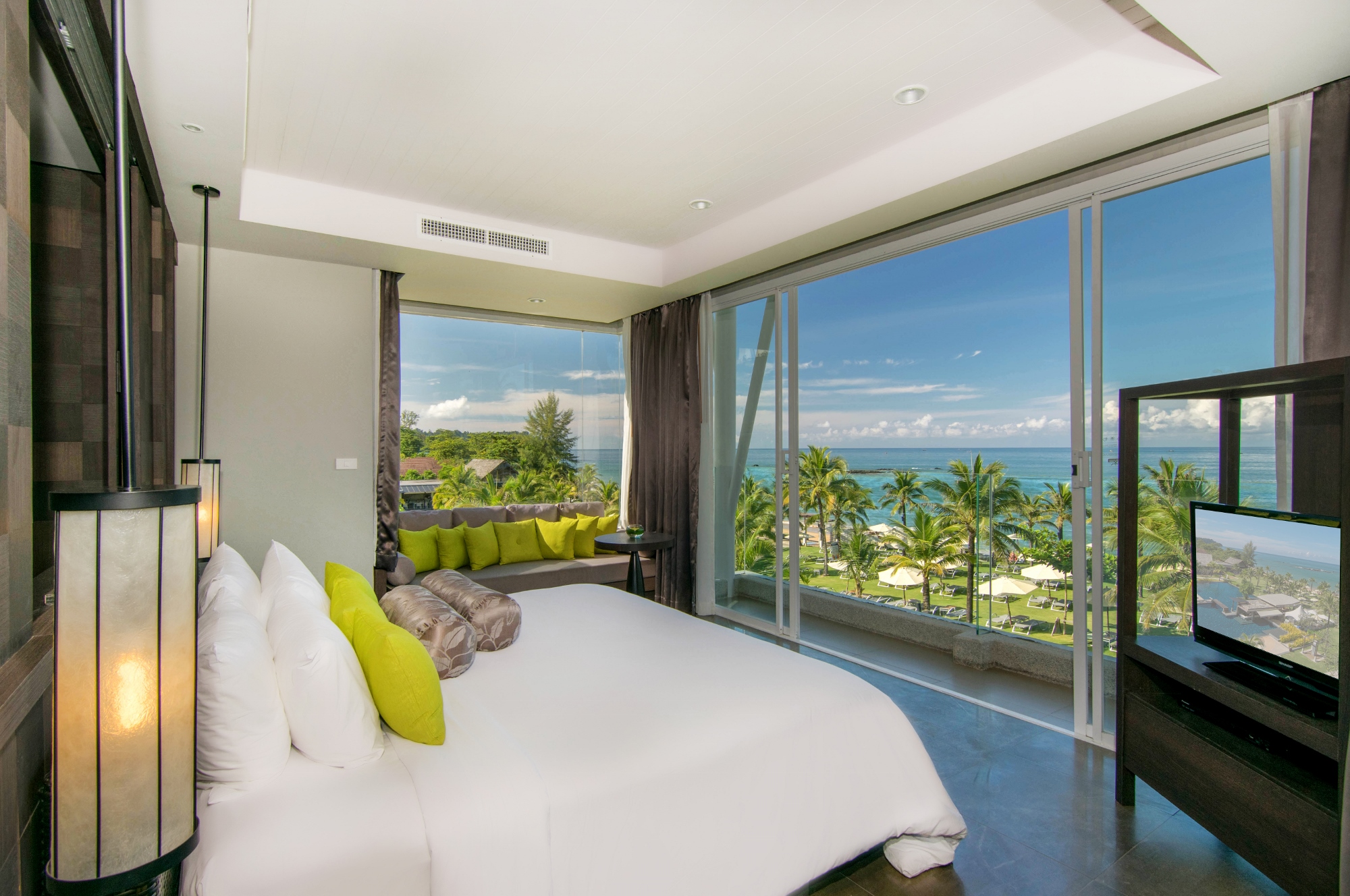 ผลงานติดตั้งโคมไฟรีสอร์ท | the sands khao lak