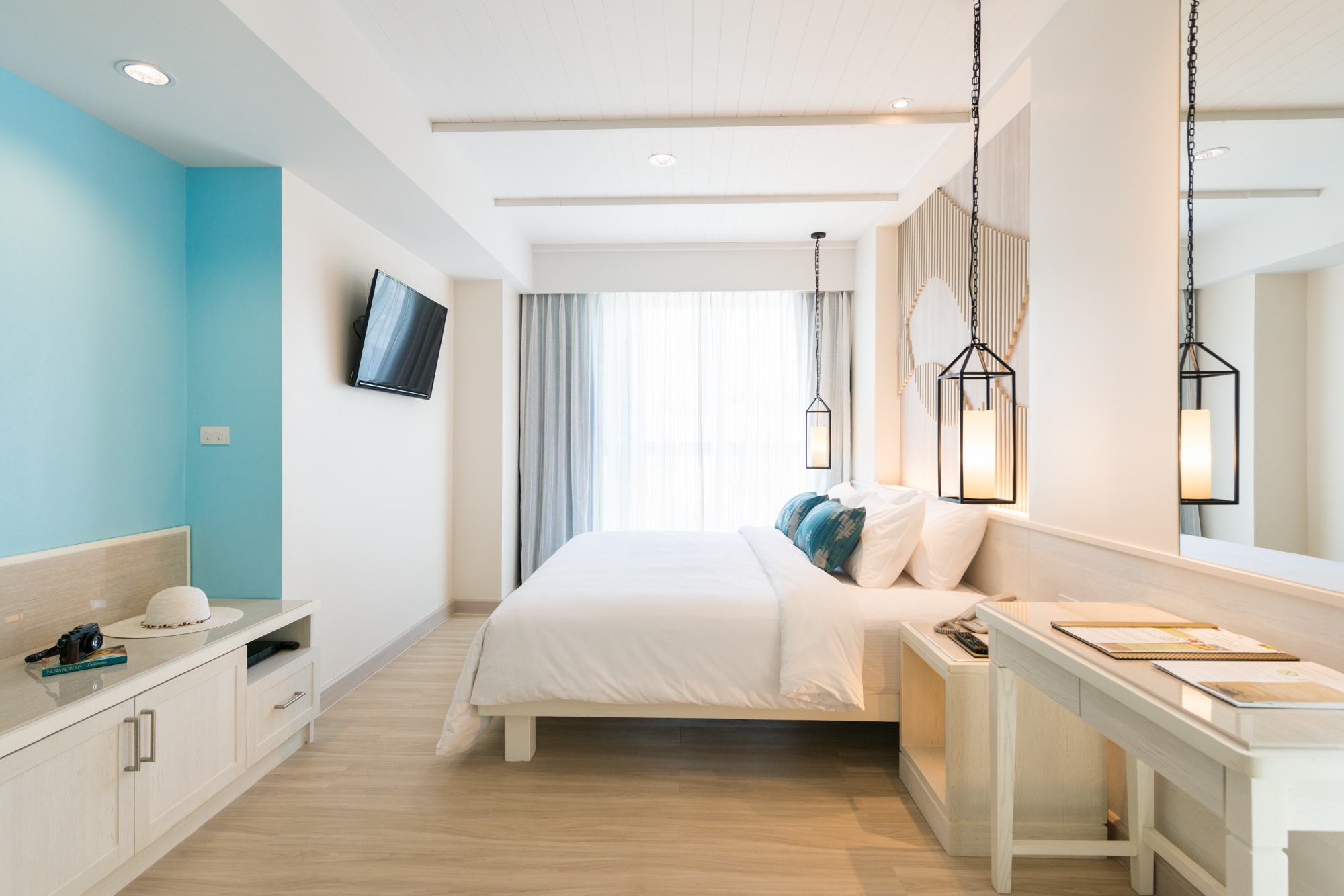 ผลงานติดตั้งโคมไฟรีสอร์ท | the sands khao lak