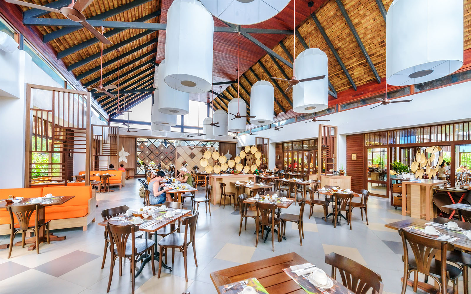 ผลงานติดตั้งโคมไฟรีสอร์ท | the sands khao lak