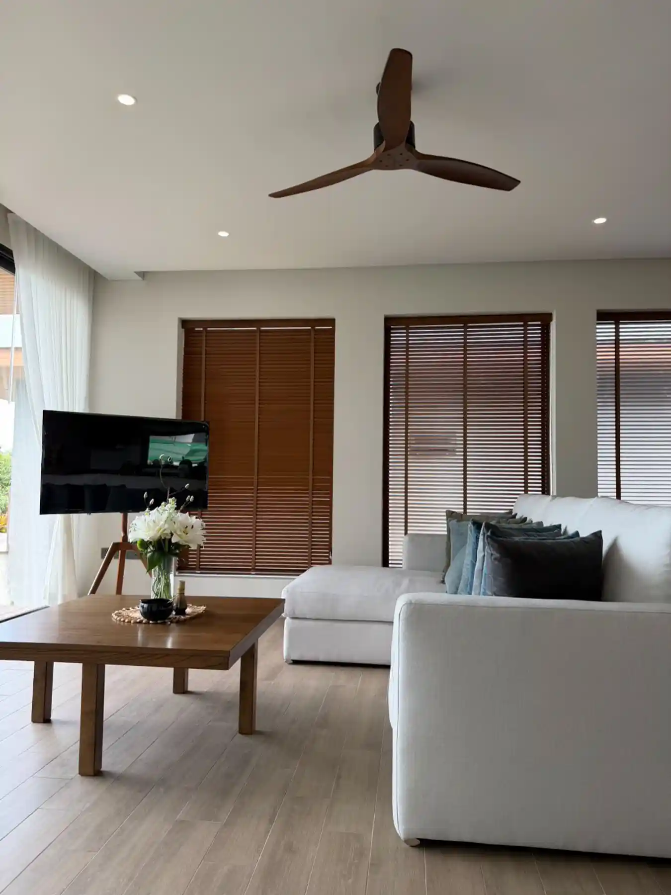 ผลงานออกแบบและติดตั้งโคมไฟโครงการ wora hotel phuket