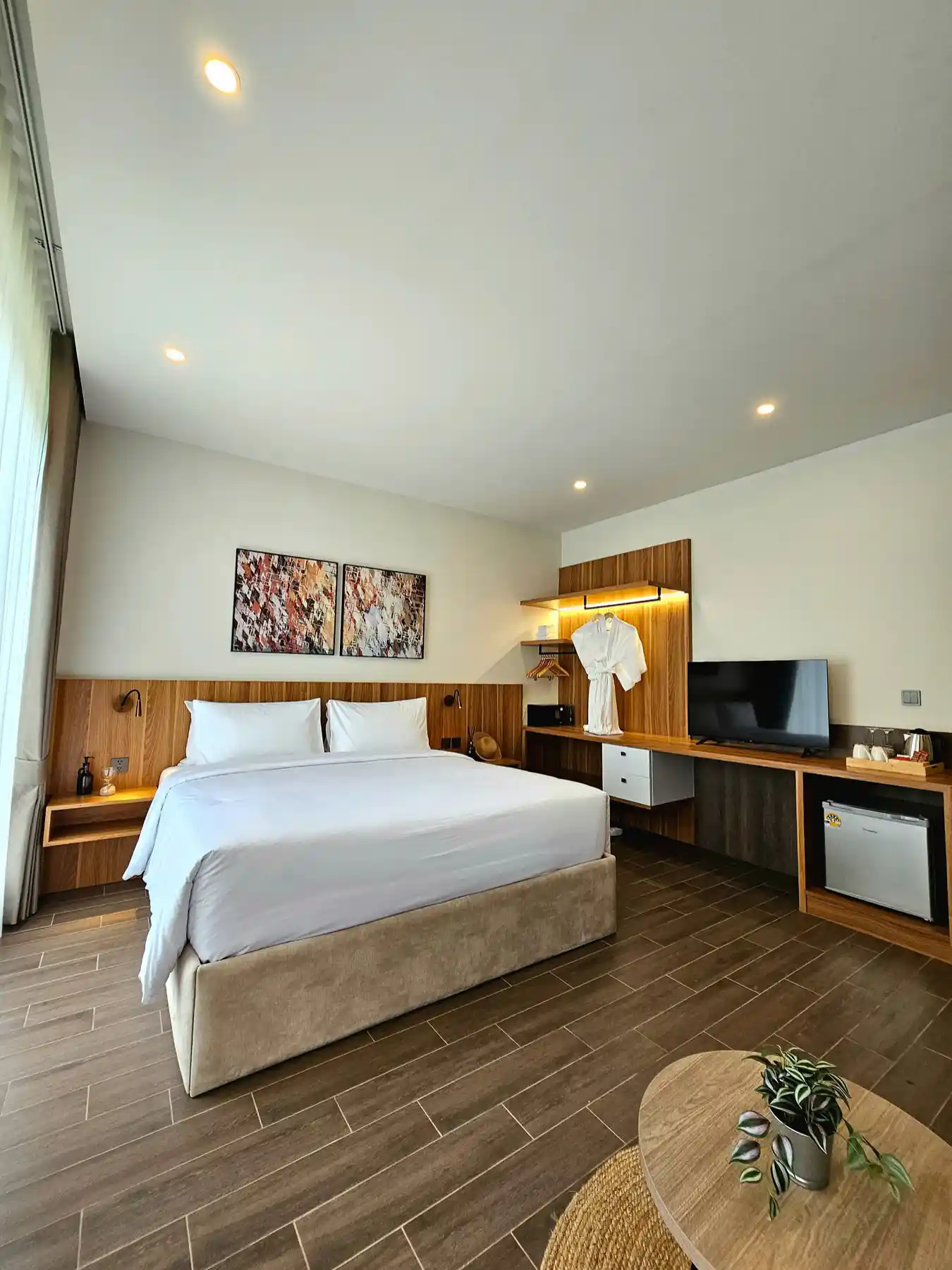 ผลงานออกแบบและติดตั้งโคมไฟโครงการ wora hotel phuket