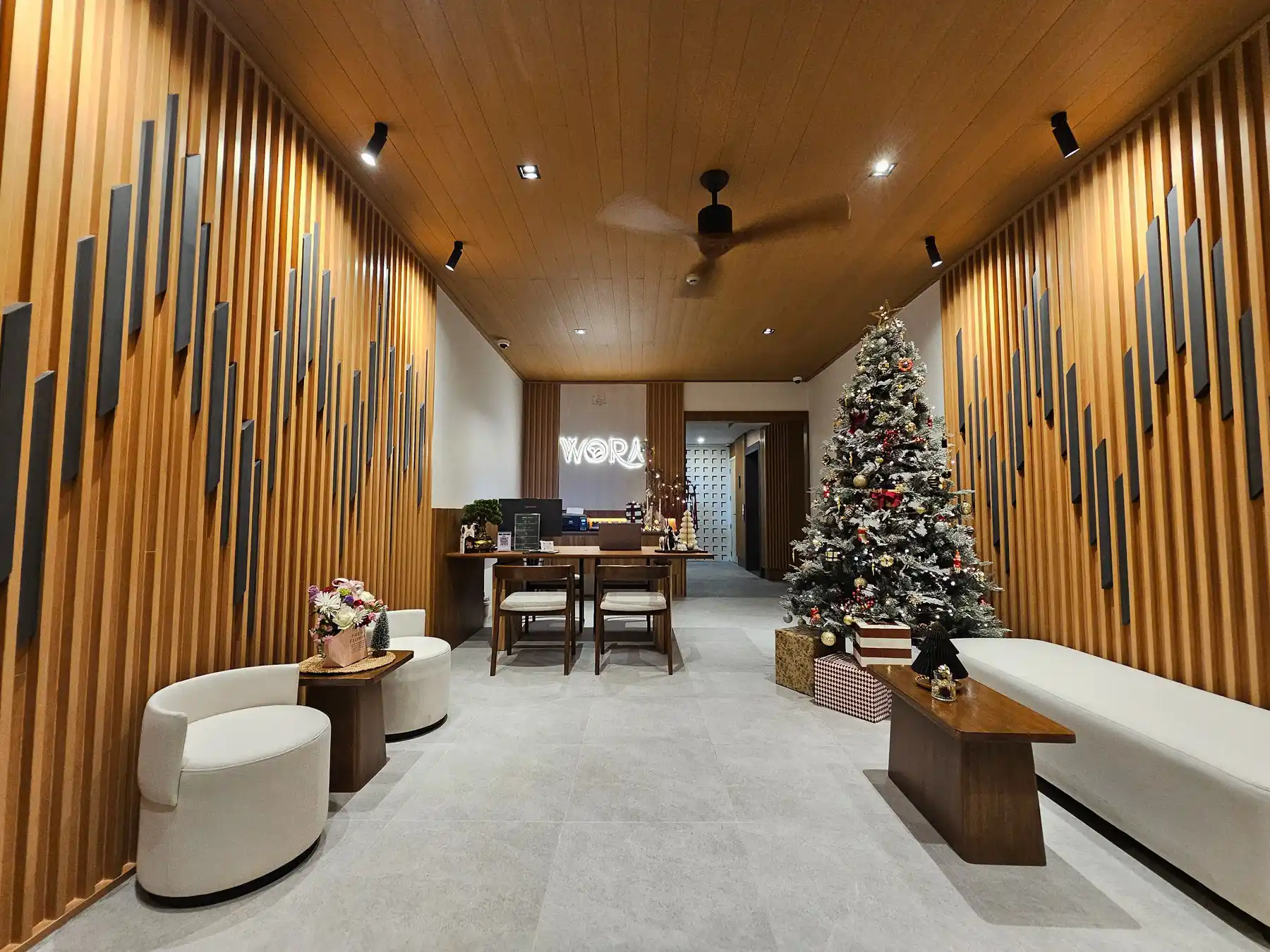 ผลงานออกแบบและติดตั้งโคมไฟโครงการ wora hotel phuket